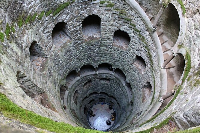 Private Half-Day: The Majestic Pena Palace & Sintra - Getting to Pena: walk up or pay for the shuttle