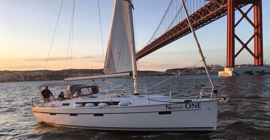 Private Lisbon Sightseeing Sailing Boat Tour with Locals - 2 Hours on the Tagus: A Perfect Length for Time-Starved Trips