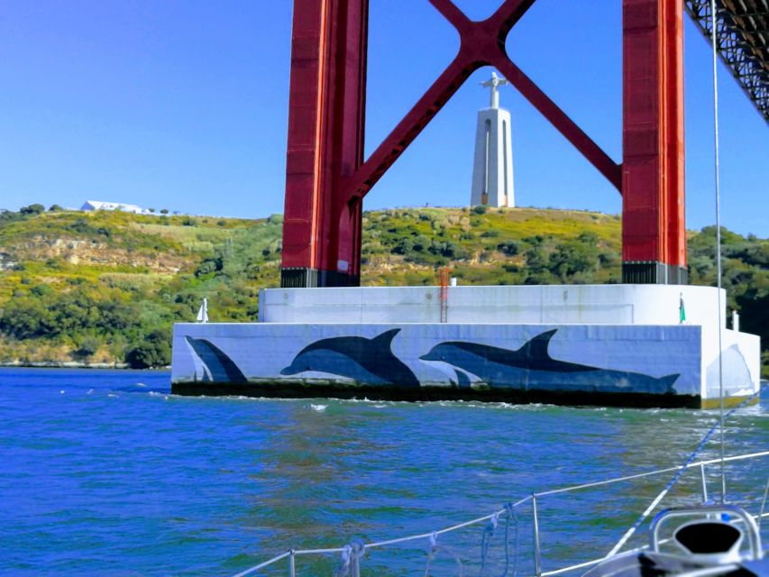 Private Lisbon Sightseeing Sailing Boat Tour with Locals - What You Can and Cannot Bring (Plan Footwear Like You Mean It)