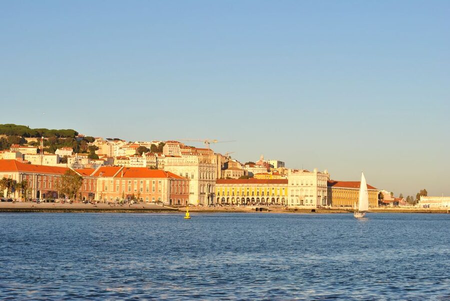 Private Romantic cruise with sparkling wine- 2-Hour- Lisbon - Best Time to Book, and When This Feels Like Magic