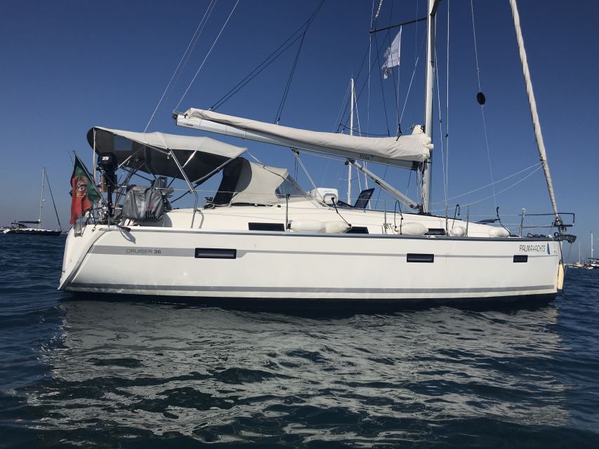 Private Romantic cruise with sparkling wine- 2-Hour- Lisbon - A Romantic 2-hour Yacht Moment on the Tagus