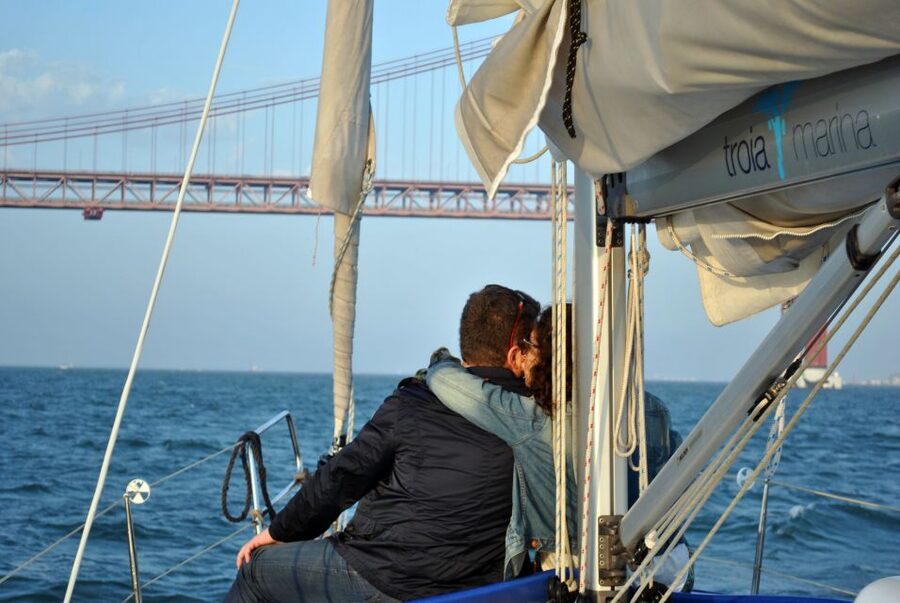 Private Romantic cruise with sparkling wine- 2-Hour- Lisbon - Lisbon Skyline Views From the Tagus Are the Whole Point