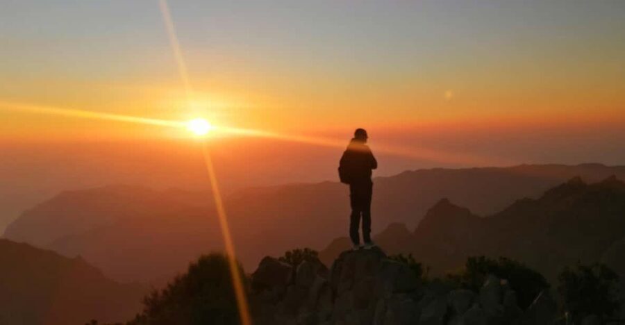 Private Sunrise Hike to Pico Ruivo with Hotel Pickup - The 6-Hour Rhythm: Pickup in Funchal, Back Around 11:30