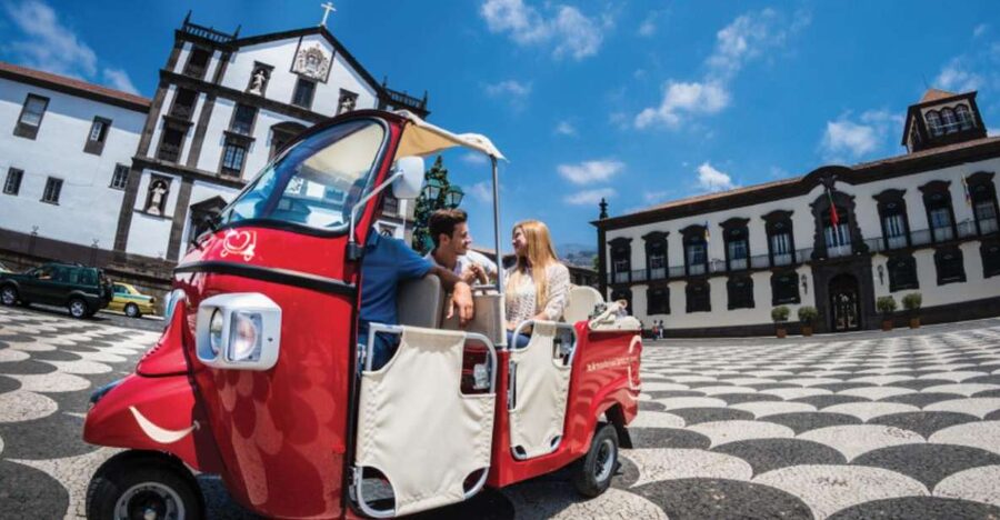 Private Tour:Historical Old Town 1-Hour Tour by Tuk Tuk - Santa Maria nightlife payoff: finishing where the city feels alive