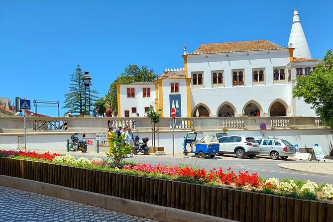 Private Tour Sintra, Palaces and Mountain Tuk Tuk(2 to 6 people) - Biester Palace and the fun side of Sintra movie history