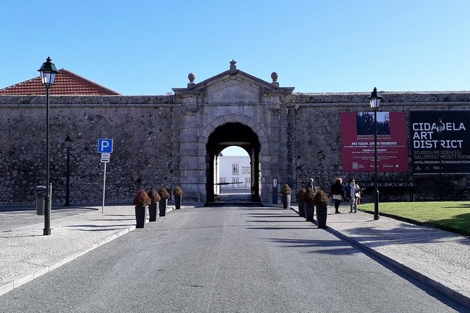 Private tour through the Romantic Sintra & Amazing Cabo da Roca & Cascais - Extra Sintra moments: Moorish Castle viewpoints, plus Monserrate and the natural park