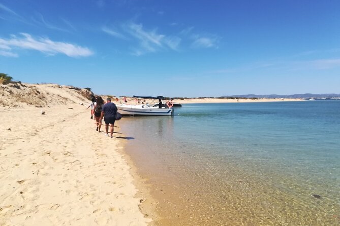 Ria Formosa - Boat trip to the 3 Islands: Armona | Culatra Island | Lighthouse - Stop 2: Ilha da Culatra, island lunch and local rhythm