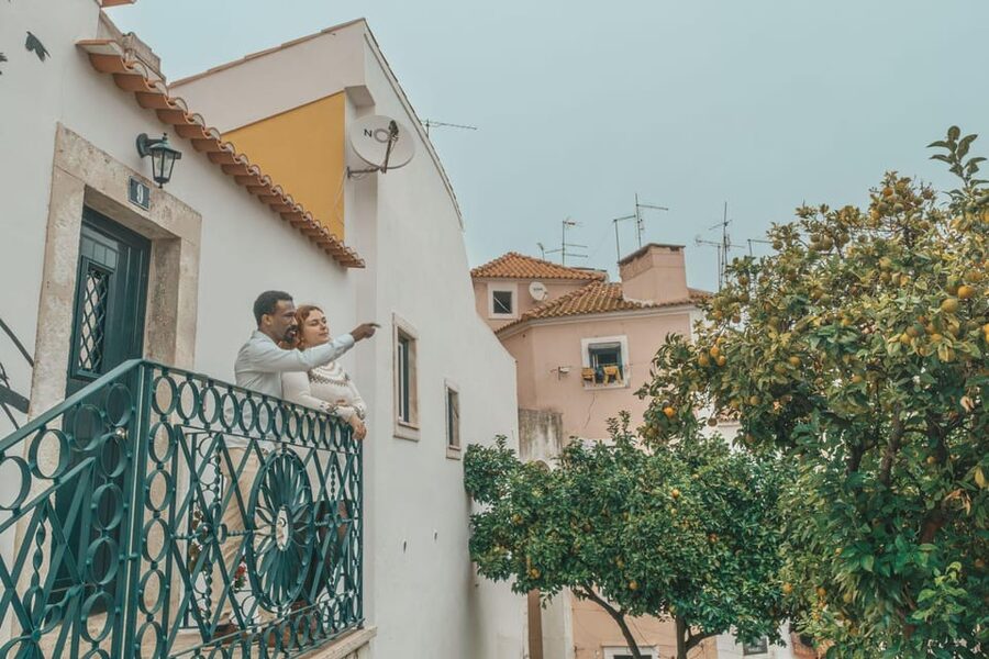Romantic Photoshoot Experience for Couples in Lisbon - What you get after: high-resolution edits in 48 hours