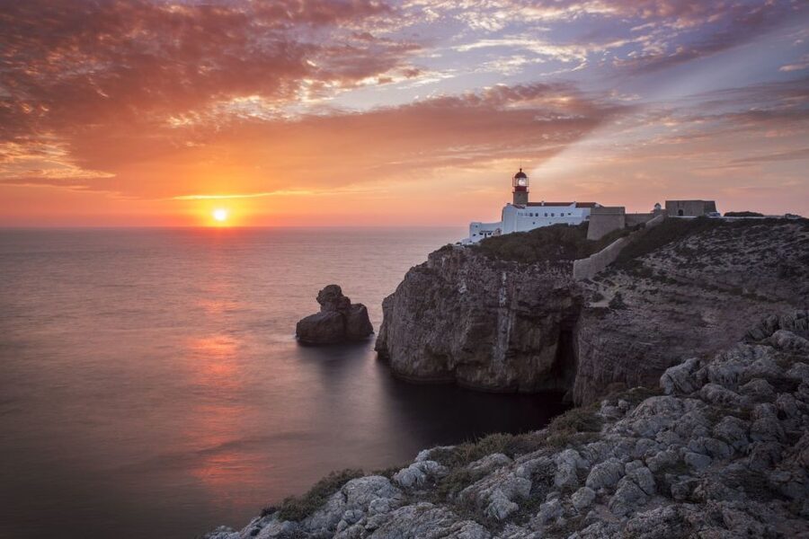 Sagres: Sunset Tour - The lighthouse moment: staying for the light, not just the sunset