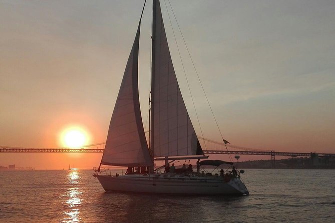Sailboat Tour in Lisbon with drinks included | Morning and Sunset - Why this Tagus sunset sail is a smart Lisbon move