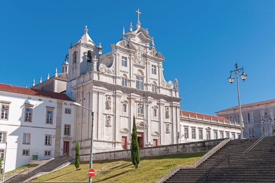 Sanctuary of Fátima and Coimbra City Tour - Lunch in Fátima: a break that you control