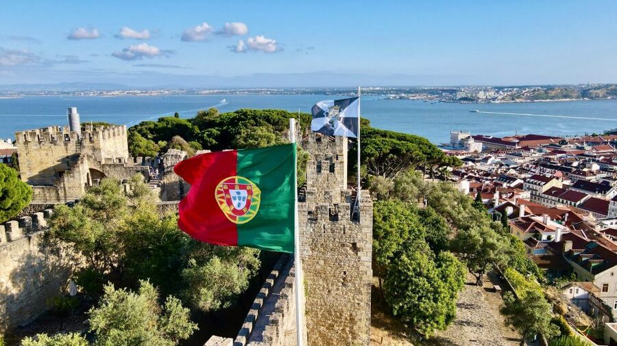 São Jorge Castle Skip-the-line Entry Ticket - The Optional Tuk Tuk Pickup, and When It Makes Sense