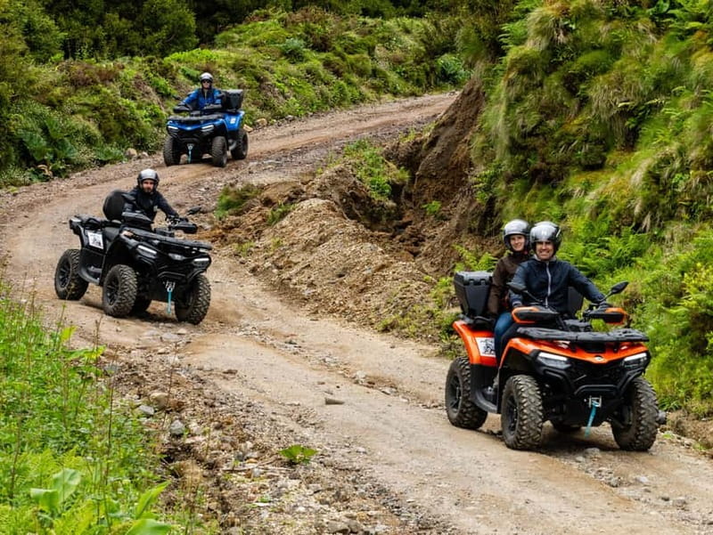 São Miguel: Sete Cidades Quad / Buggy Tour - Lagoa das Sete Cidades: where the crater feels real