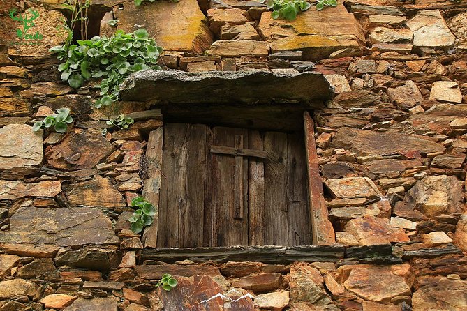 Schist Villages at Lousa Mountain - Aldeia do Talasnal: restored schist charm and details worth slowing for