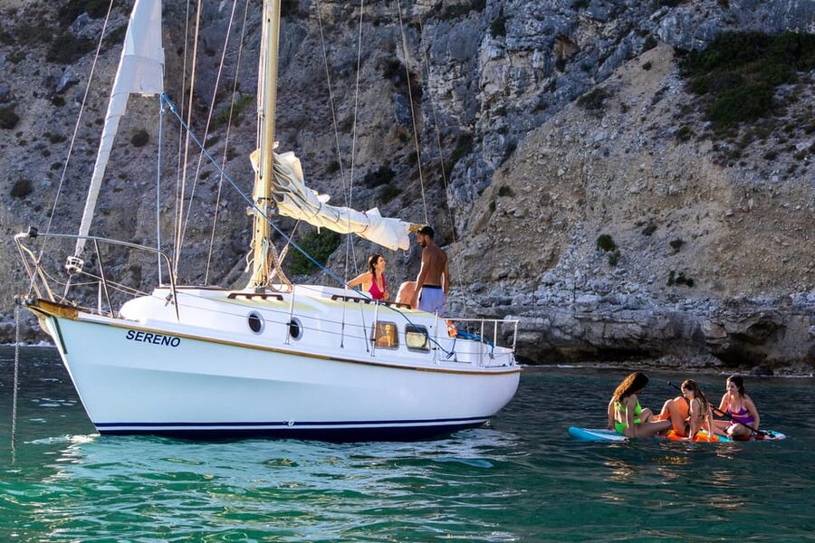 Serra da Arrábida : Sailing Tour - The food and wine part: included snacks, with optional tastings