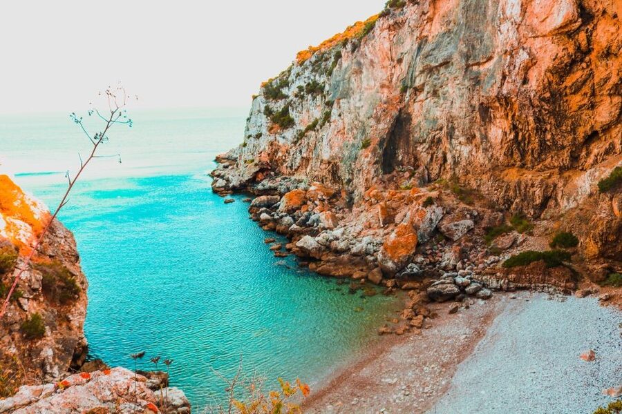 Sesimbra: Arrábida Beaches & Caves Boat Tour with Snorkeling - Praia do Inferno: the snorkeling moment people remember