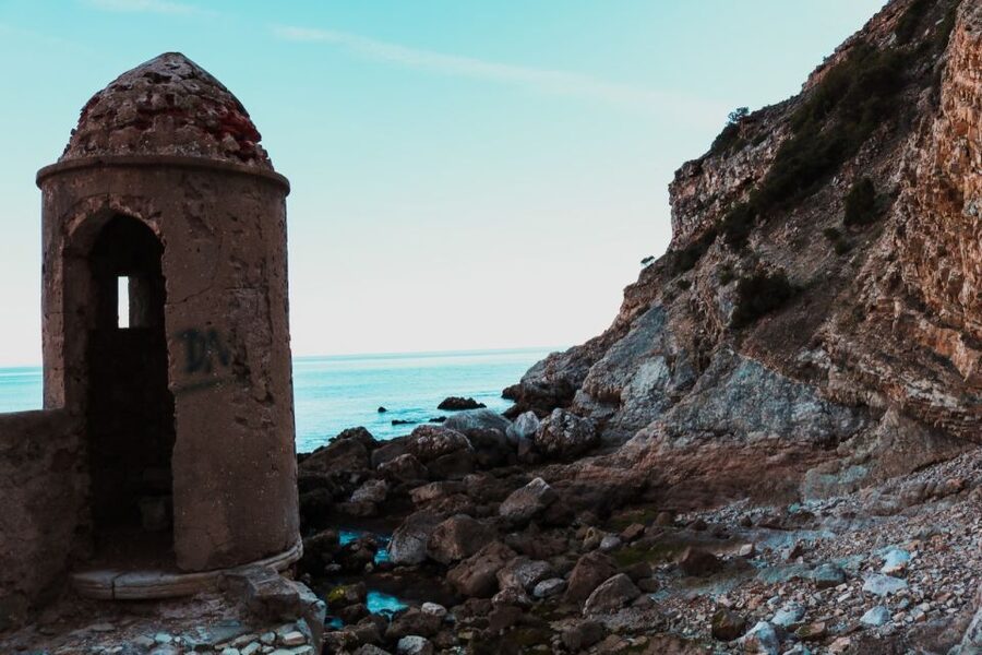Sesimbra: Arrábida Beaches & Caves Boat Tour with Snorkeling - Price, included extras, and what you should bring