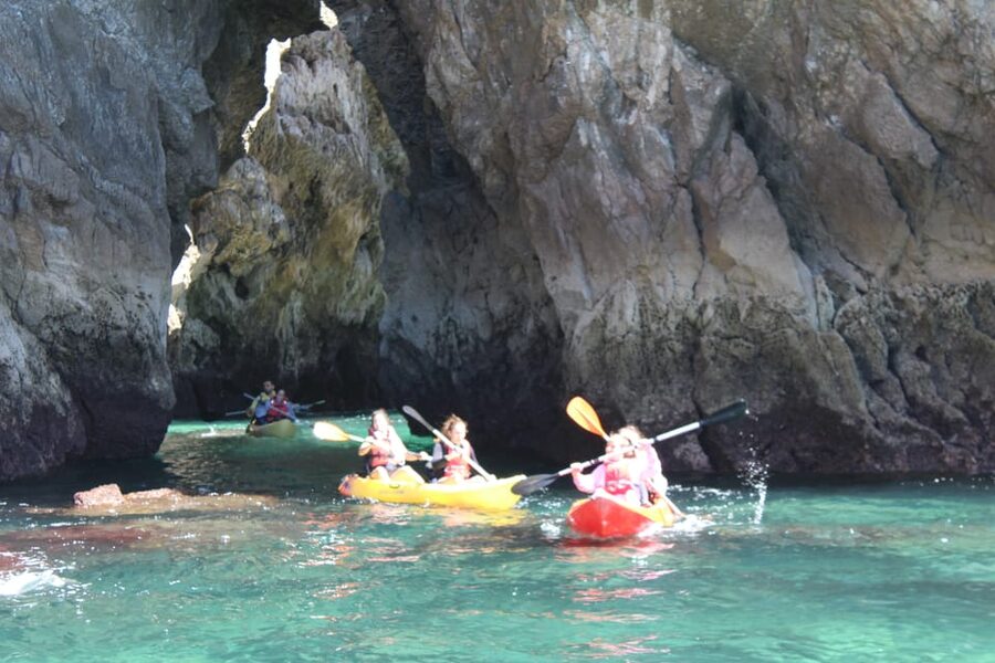 Sesimbra: Ribeiro Cavalo Beach, Caves, & Arrábida Kayak Tour - Who this tour fits best, and who should skip it