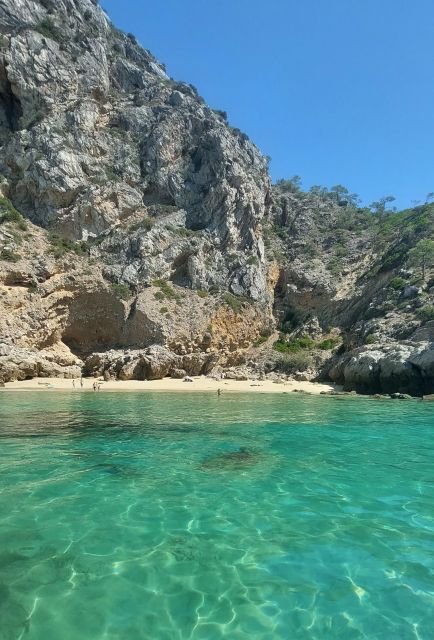 Sesimbra: Secret Bays and Beaches Boat Tour with Snorkeling - Sesimbra Secret Bays: Why This 2.5-Hour Trip Feels Special