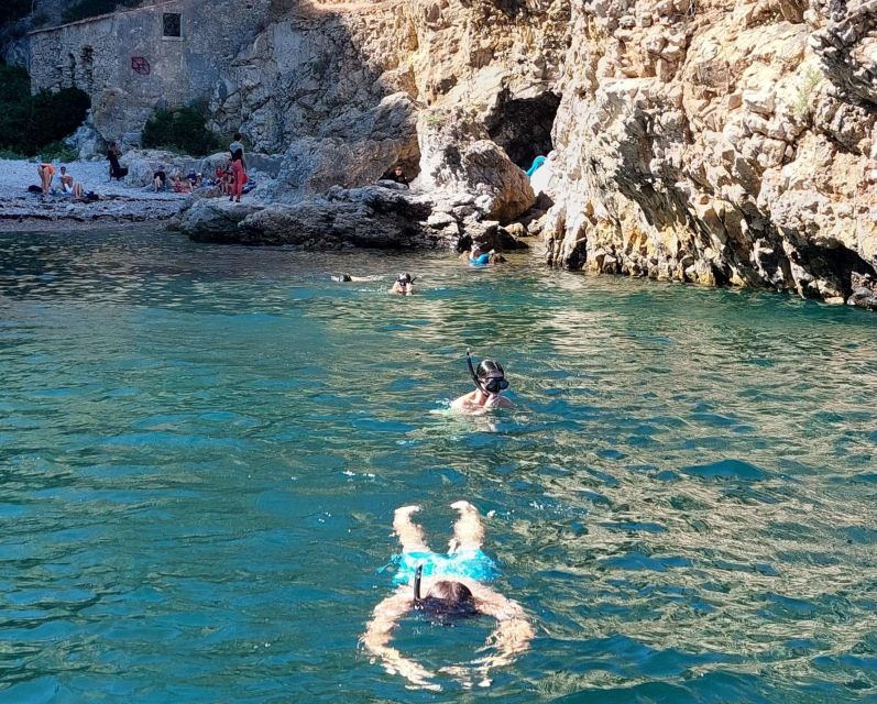 Sesimbra: Secret Bays and Beaches Boat Tour with Snorkeling - Ribeiro do Cavalo Beach: The One With Space to Walk and Swim
