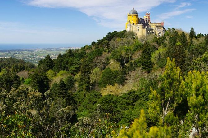 Sintra & Cascais Day Tour with Pena Palace Entry and Gardens Walk - The 9:00 am Pickup and How the Day Gets Rolling