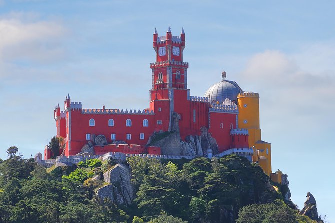 Sintra-Cascais-Pena Palace 8-People Small Group Tour from Lisbon - Sintra City Time and the Travesseiro Tradition at Piriquita II
