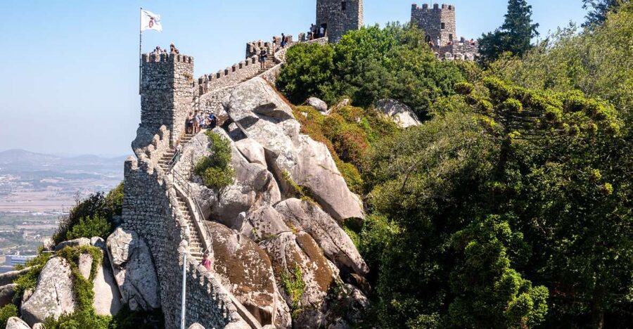 Sintra: Castle of the Moors & Quinta Entry with Audio Guides - Lawrence’s Hotel, Abundance Fountain, and other “wait, what is that?” stops