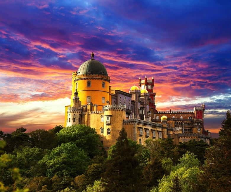 Sintra Dream Tour–Pena Palace,Sintra, Cabo da Roca & Cascais - The Sintra break in town: lunch and shopping, with time to breathe