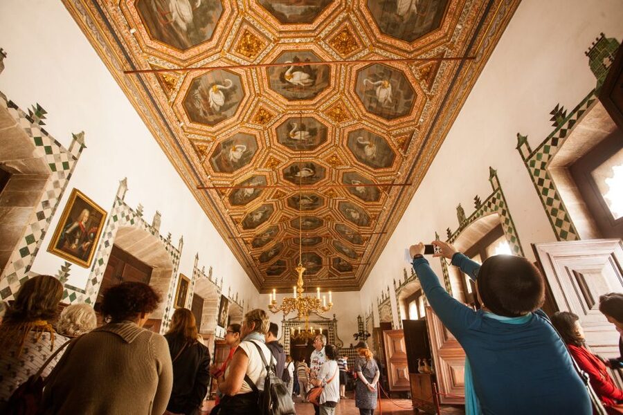 Sintra: Half-Day Tour with Royal Palace Ticket - Sintra Village Break: Where You Can Eat Something Real