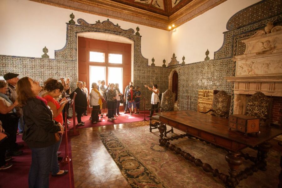 Sintra: Half-Day Tour with Royal Palace Ticket - Guincho Beach to Cascais: From Windsurfers to Big Bay Views