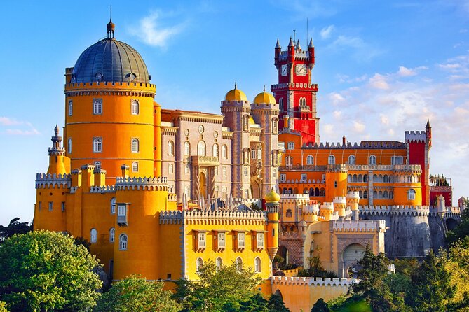 Sintra, Pena Palace, Quinta da Regaleira & Cascais Group Tour - Cascais Beach Walk and Estoril Glance-By Moments