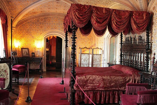 Sintra, Pena, Regaleira , and Cascais Guided Day Tour from Lisbon - Group Size, Language Mixing, and Staying With the Plan