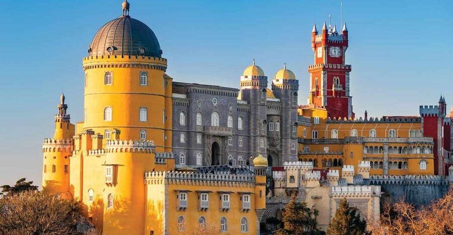 Sintra: Private Tour with Guided Pena Palace Experience - Sintra Village for about an hour: time to reset and taste local life