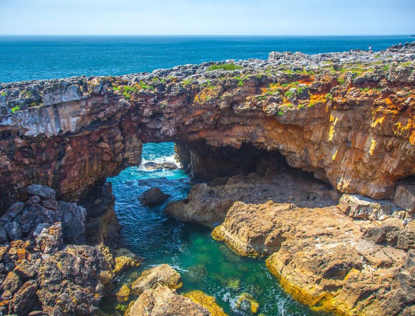 Sintra with a guide: Pena, Regaleira, Roca and Cascais - What to expect from the guide, and what that means for your day