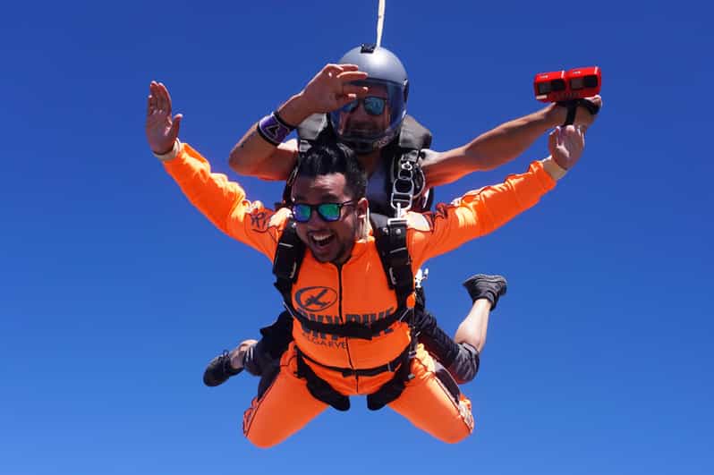 Skydive Algarve: Tandem Skydiving 10.000ft (up to 15.000ft) - Aeródromo Municipal de Portimão: where the day starts