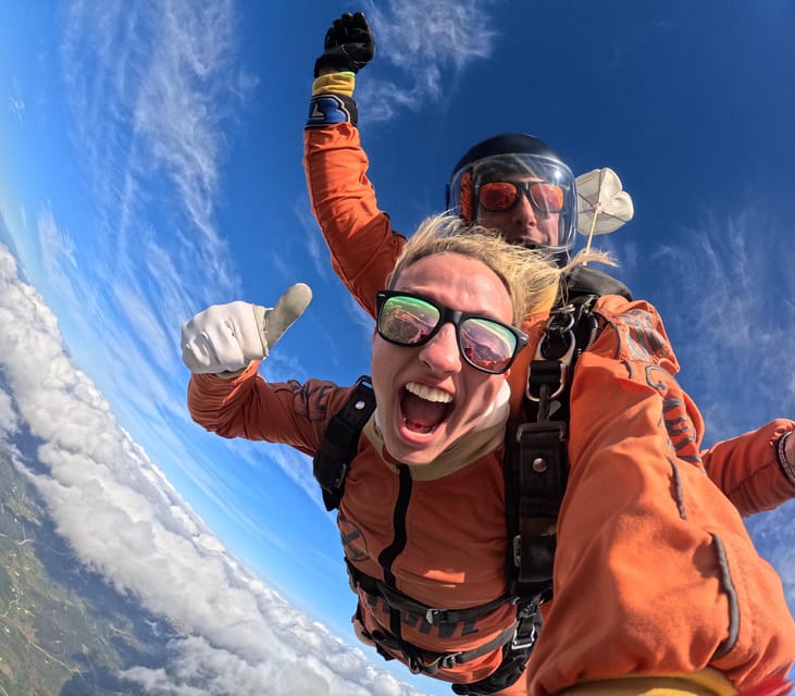 Skydive Algarve: Tandem Skydiving 10.000ft (up to 15.000ft) - Check-in and the 10-minute briefing you actually need