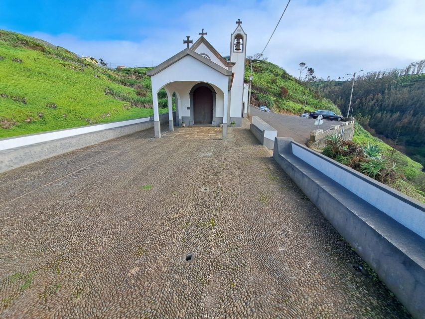 South Madeira: breathtaking coastal trip incl. Porto Moniz. - Ponta do Pargo lighthouse viewpoint: turquoise water from a sea cliff