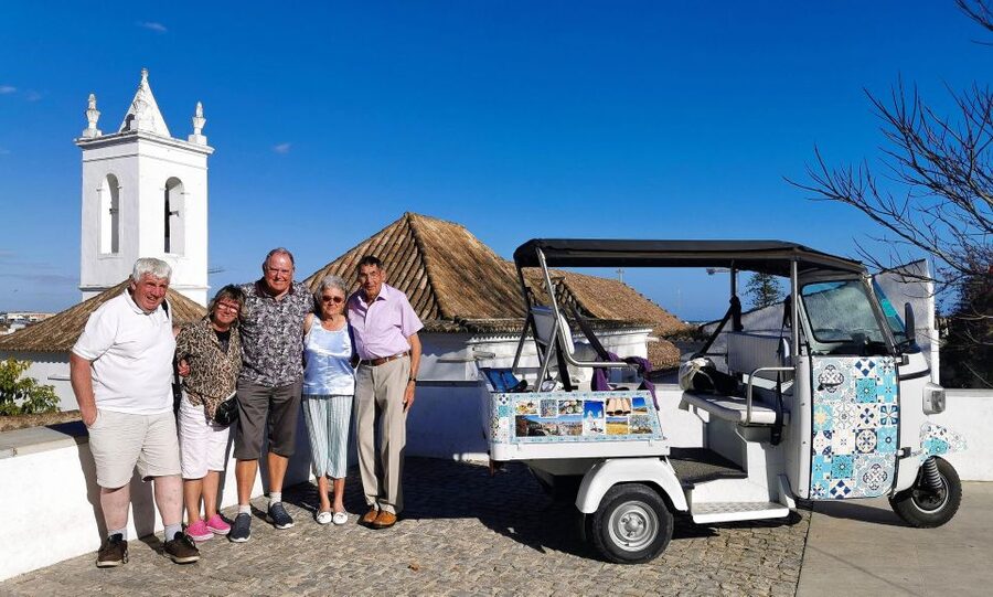 Tavira: Tuk-Tuk City Tour - Castle stop: five minutes to set up your next visit