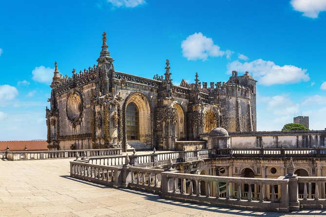 Templar Tour Convent of Christ & Almourol Castle from Lisbon - Stop 2: Tomar’s free time, lunch, and the optional church add-on