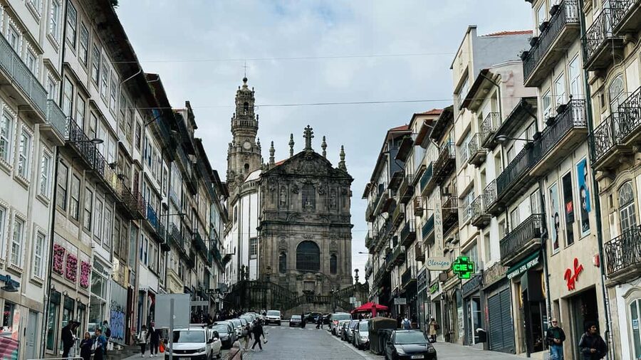 The Beautiful Story of Porto: Guided Tour with Entry Tickets - Clérigos Church and Tower: iconic sights with real context