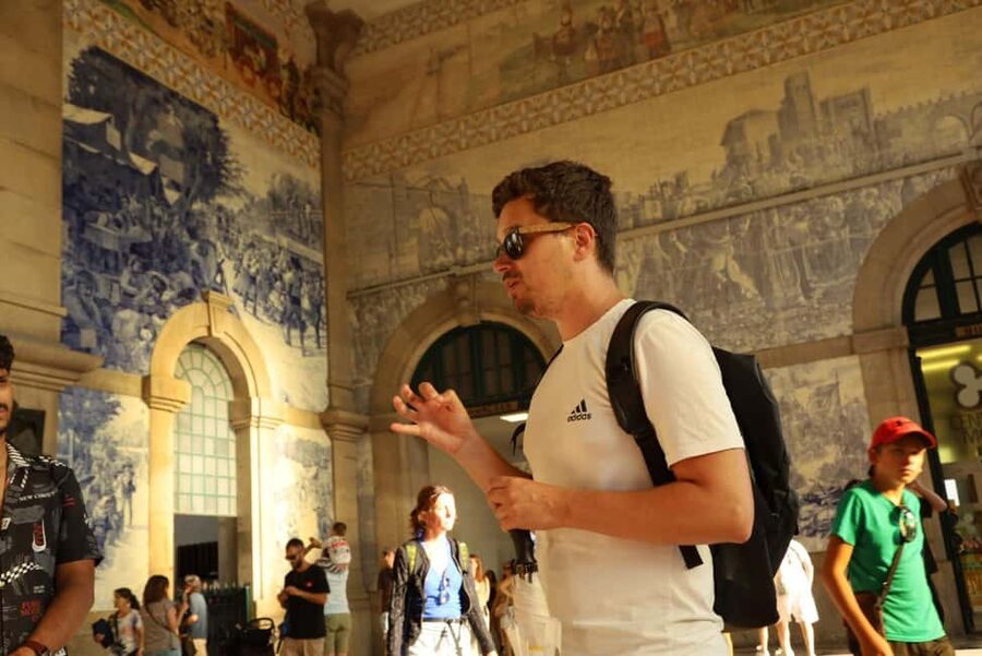 The Soul of Porto: Walking Tour with Food and Wine Tasting - The food and wine stop: small servings, good direction