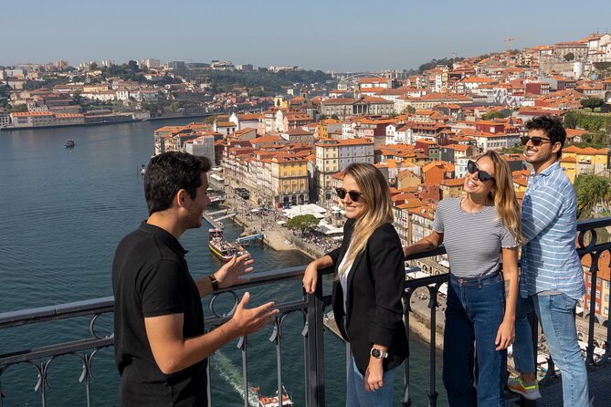 Three Cities in One Day: Porto, Nazare and Obidos from Lisbon - Nazaré: seaside drama plus a climb to O Sitio