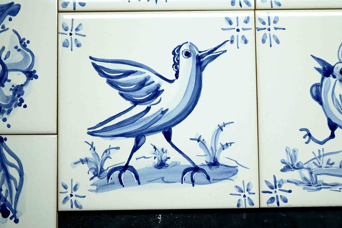 Tile painting workshop in the Algarve - The real souvenir twist: your tiles need kiln firing
