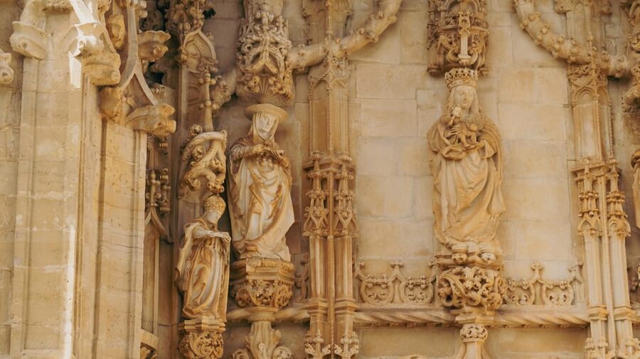 Tomar: Knight's Templar Castle and Convent of Christ Tour - Timing, meeting points, and getting your bearings in Tomar