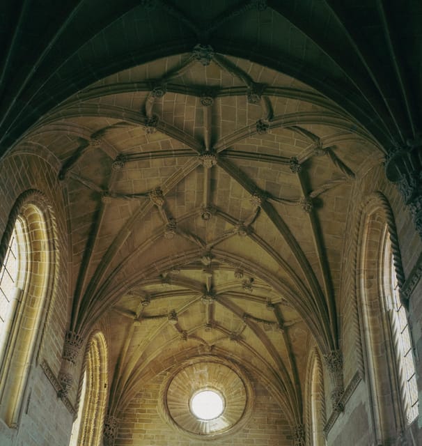 Tomar: Knight's Templar Castle and Convent of Christ Tour - Getting oriented inside the convent complex