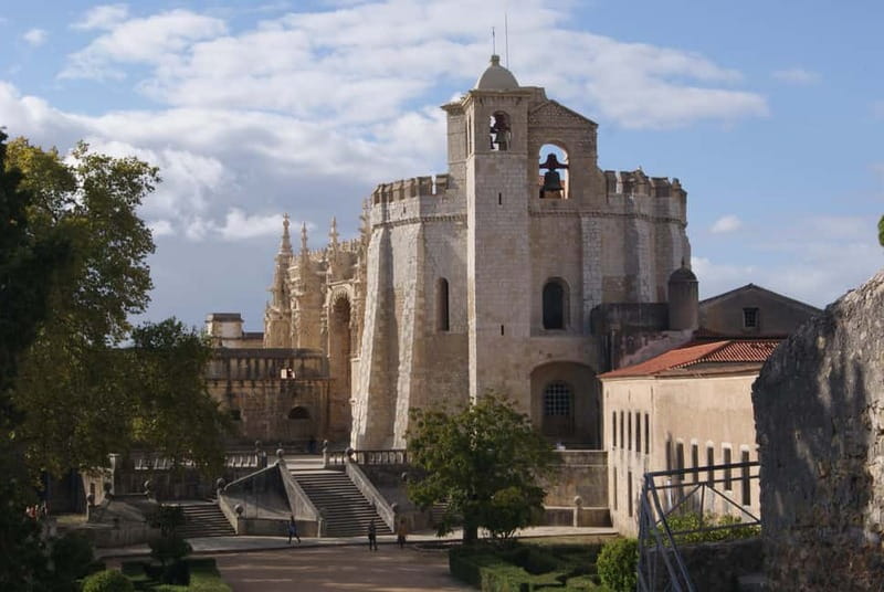 Tomar Walking Tour : Templar, Castle, Food, Ceramics, Fun! - Tomar Synagogue: short, self-guided, and emotionally heavy