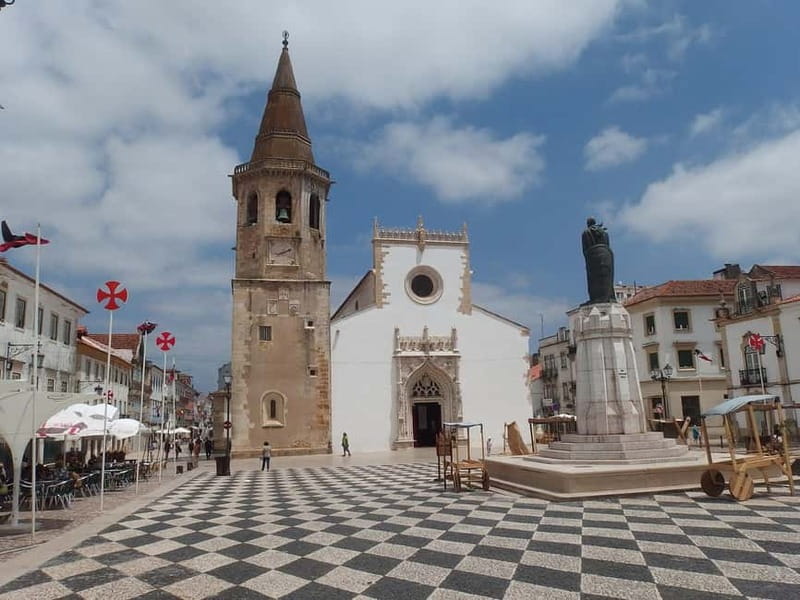 Tomar Walking Tour : Templar, Castle, Food, Ceramics, Fun! - Meeting at Praça da República, with Gualdim Pais guiding the start