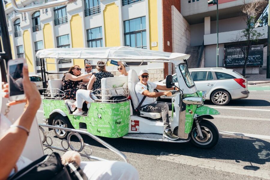 Tuk Tuk Lisbon: 3H00 Lisbon Charms - Alfama and São Jorge area: historic streets with real panorama payoff