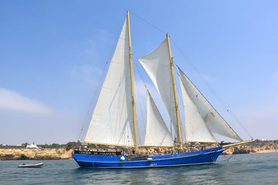 Vilamoura: Algarve Coast 3-Hour Sailing Cruise With Open Bar - What to bring (and what to wear) for a comfortable 3 hours