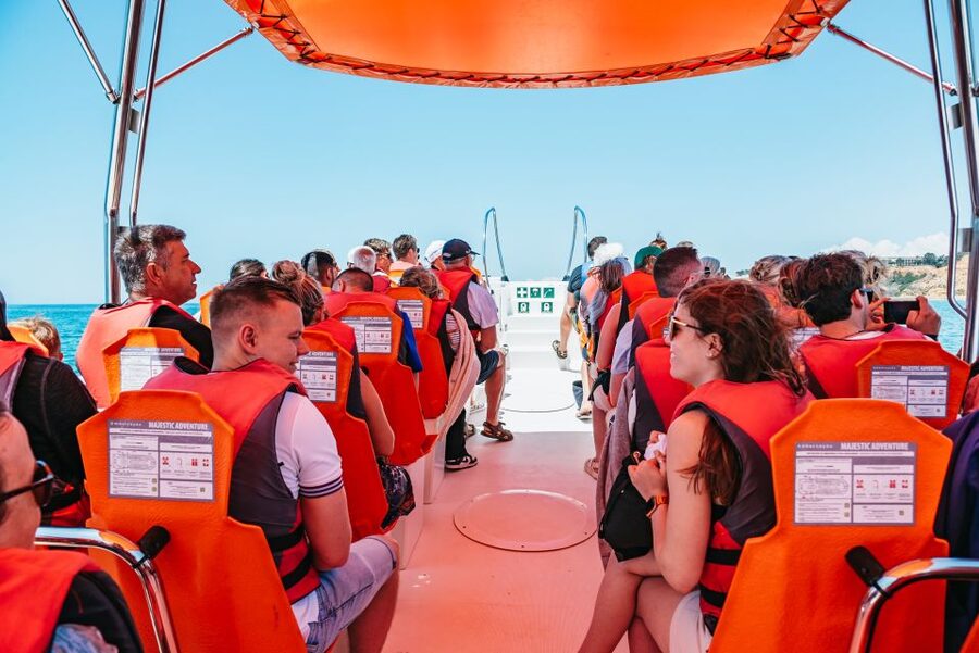 Vilamoura: Benagil Cave Boat Tour with Entry&Dolphin search - Key things to know before you go